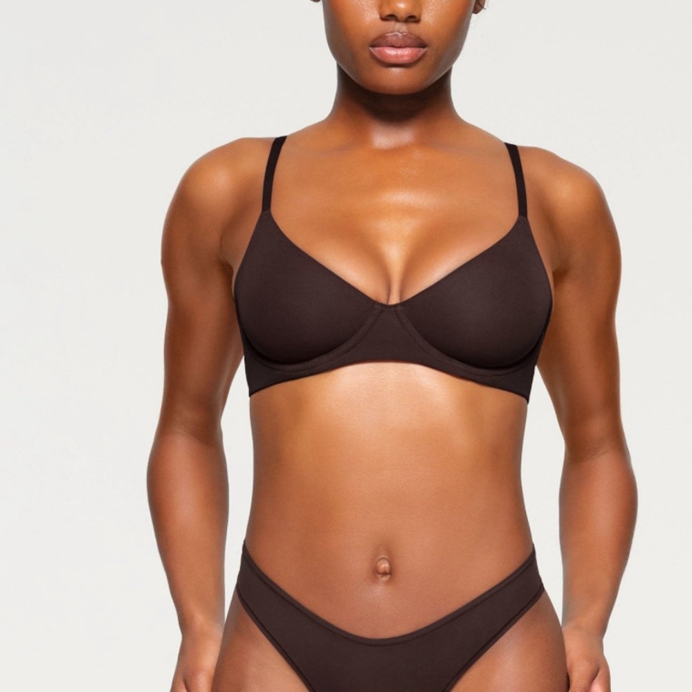 SKIMS Fits Everybody Unlined Demi Bra | New with tags never worn